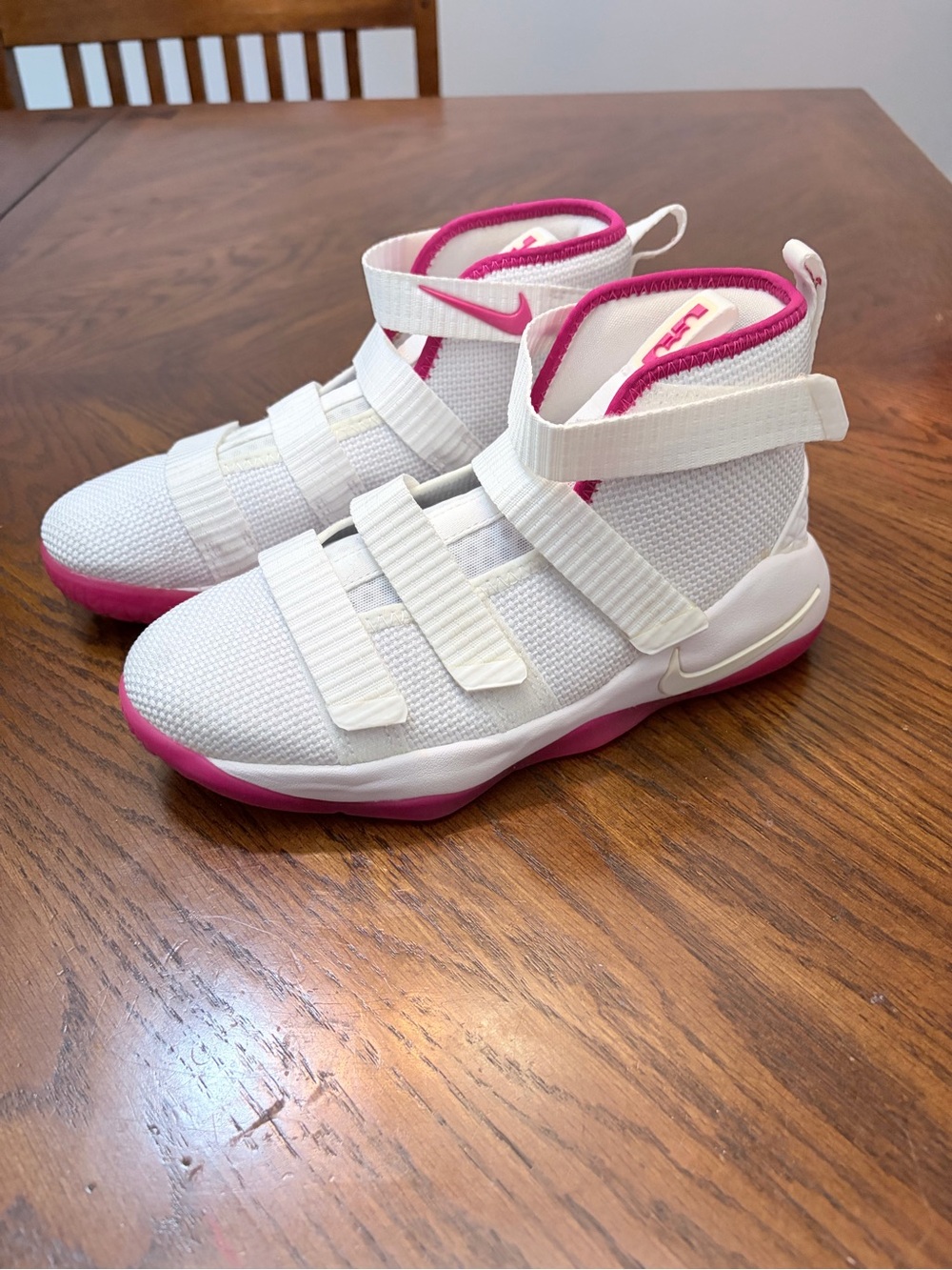 Nike LeBron Soldier XI Kay Yow Basketball Shoes White Pink Girls Youth 2.5Y